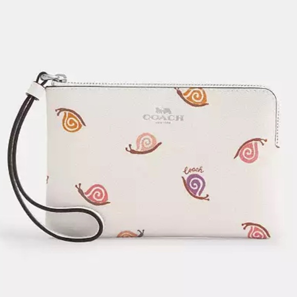 Coach Corner Zip Wristlet With Snail Print nwt in packaging - Picture 1 of 5